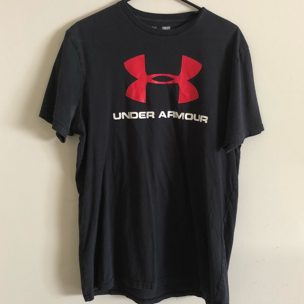 Under Armour M Loose Heat Gear red/black t-shirt